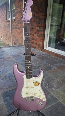 Squier classic vibe stratocaster discount 60s burgundy mist
