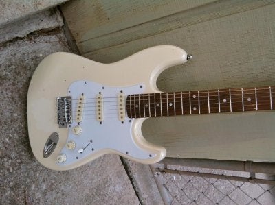 1997 squier stratocaster deals