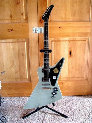 Epiphone explorer pro tv silver deals