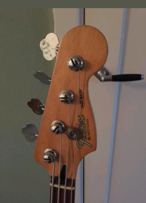 Fake fender jazz on sale bass